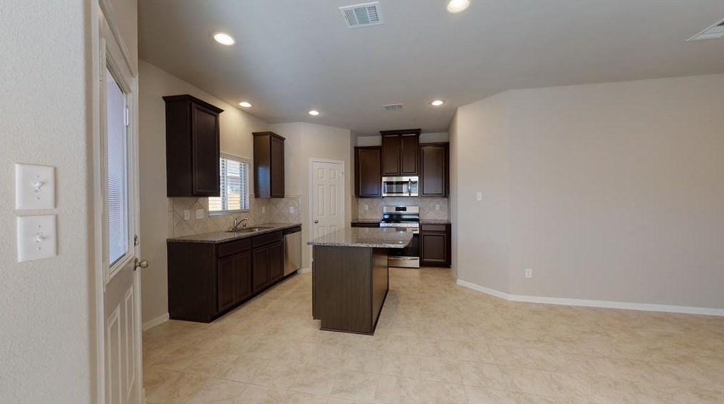 6444 Wenlock Dr, Houston, TX 77048-5333
