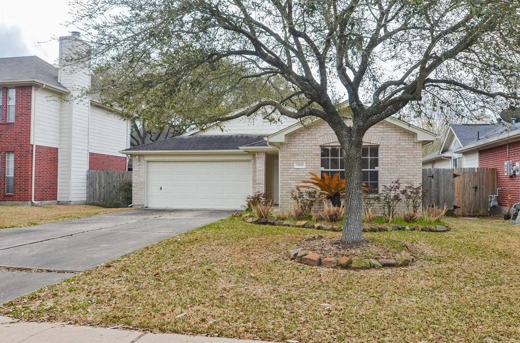 15119 Kingsbridge Way, Houston, TX 77083-5838