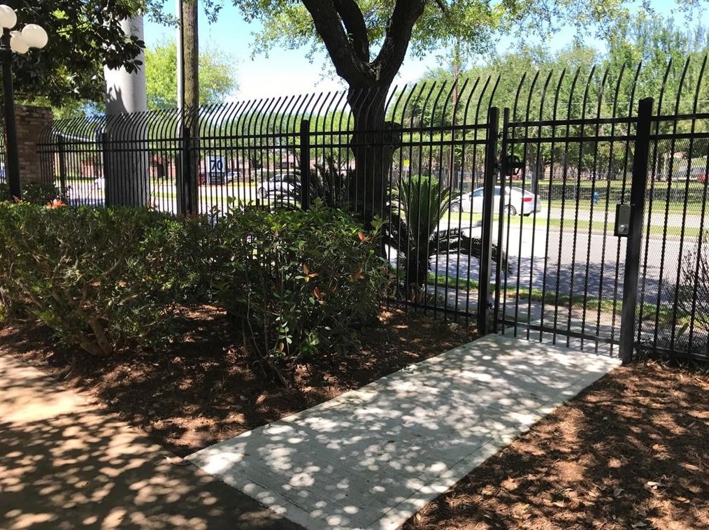 2300 Old Spanish Trl, Houston TX  77054-2154 exterior