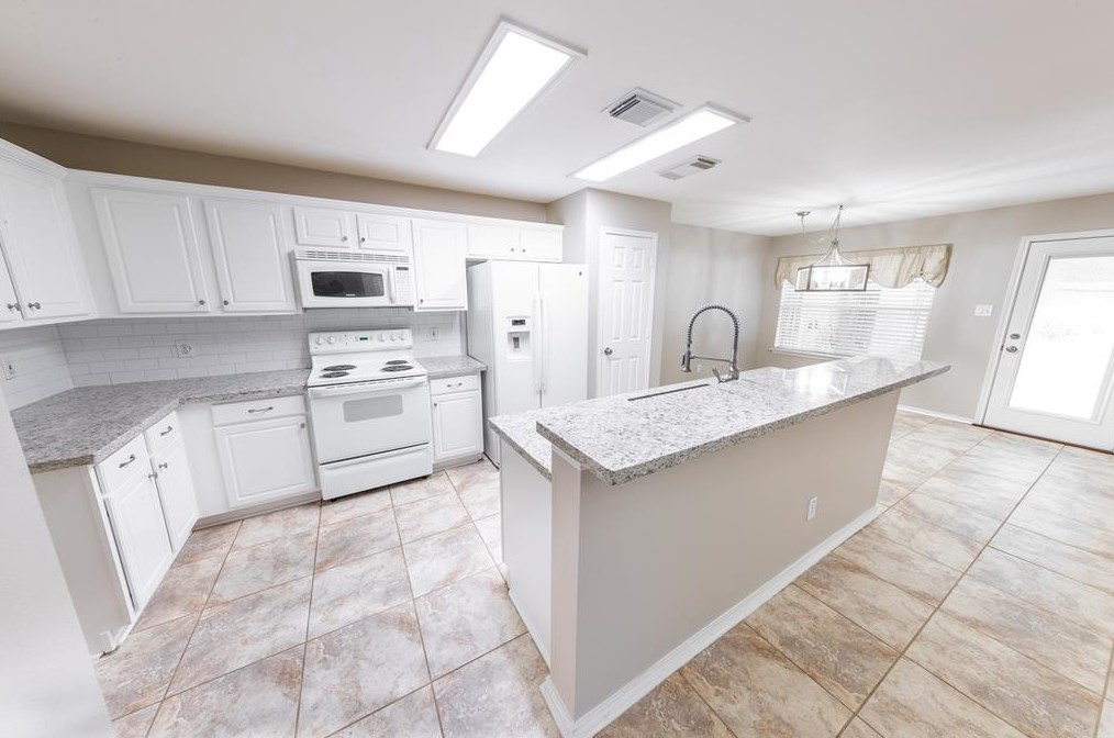 6 Newberry Trail Ct, Spring TX  77382-2321 exterior