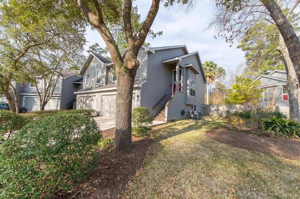 6 Newberry Trail Ct, Spring, TX 77382