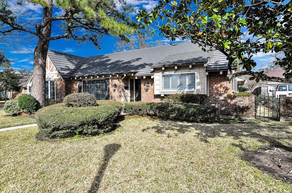 12718 Taylorcrest Rd, Houston, TX 77024