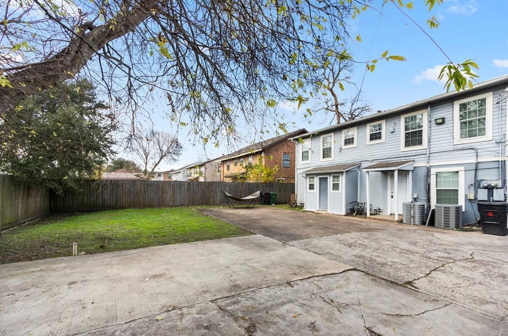 3346 Blodgett St, Houston TX  77004-6305 exterior