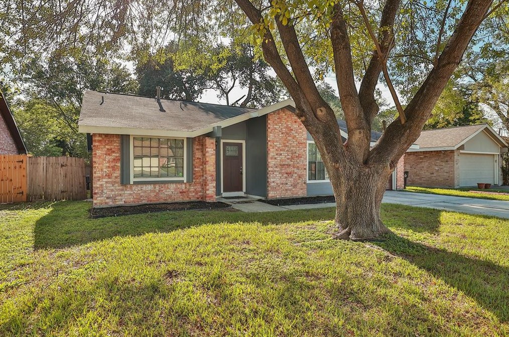 13615 N Terrace Creek Cir, Houston, TX 77014