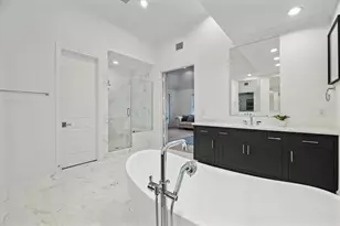 1131 Castellina Ln, Houston, TX 77055 - Photo 10