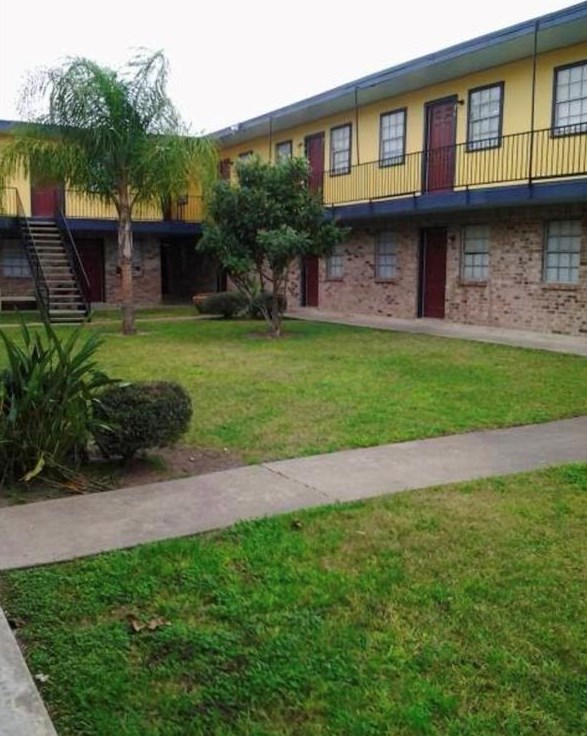 105 Cemetary Rd #7, Angleton, TX 77515