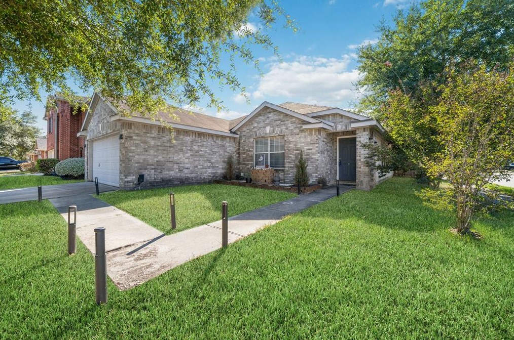 11643 Garden View Dr, Houston TX  77067-3505 exterior