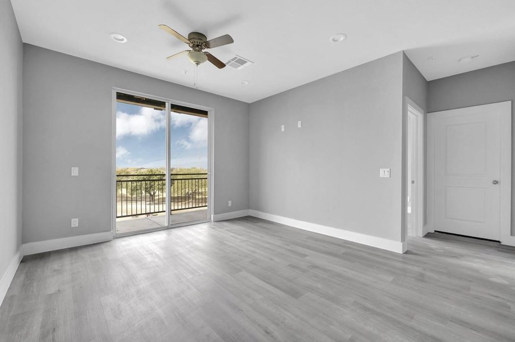1100 Hwy 90 W #309, Sealy, TX 77474