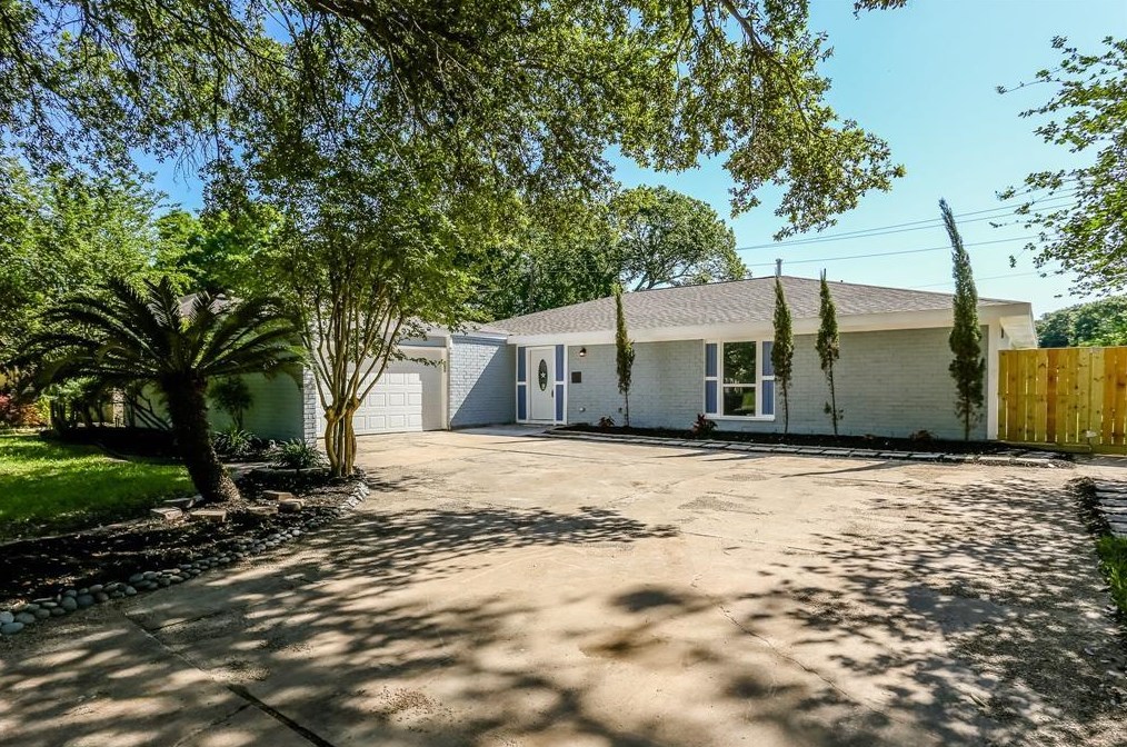 7730 Maple Tree Dr, Houston, TX 77088-5529