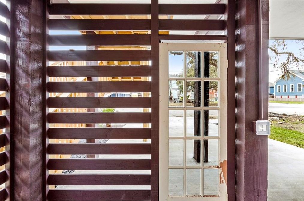 1224 32 St, Galveston TX 77550-6823 exterior