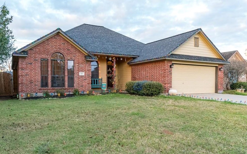101 Eagle Nest Ct, Richwood, TX 77566-4765