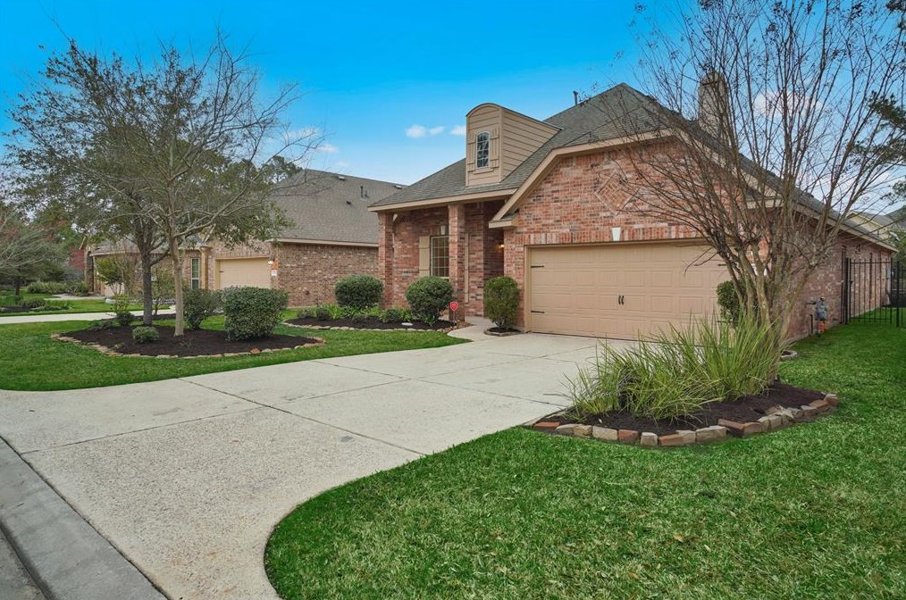 10 Tallgrass Way, Spring, TX 77389-4967