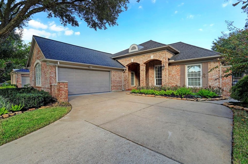 1531 Orchard Park Dr, Houston, TX 77077
