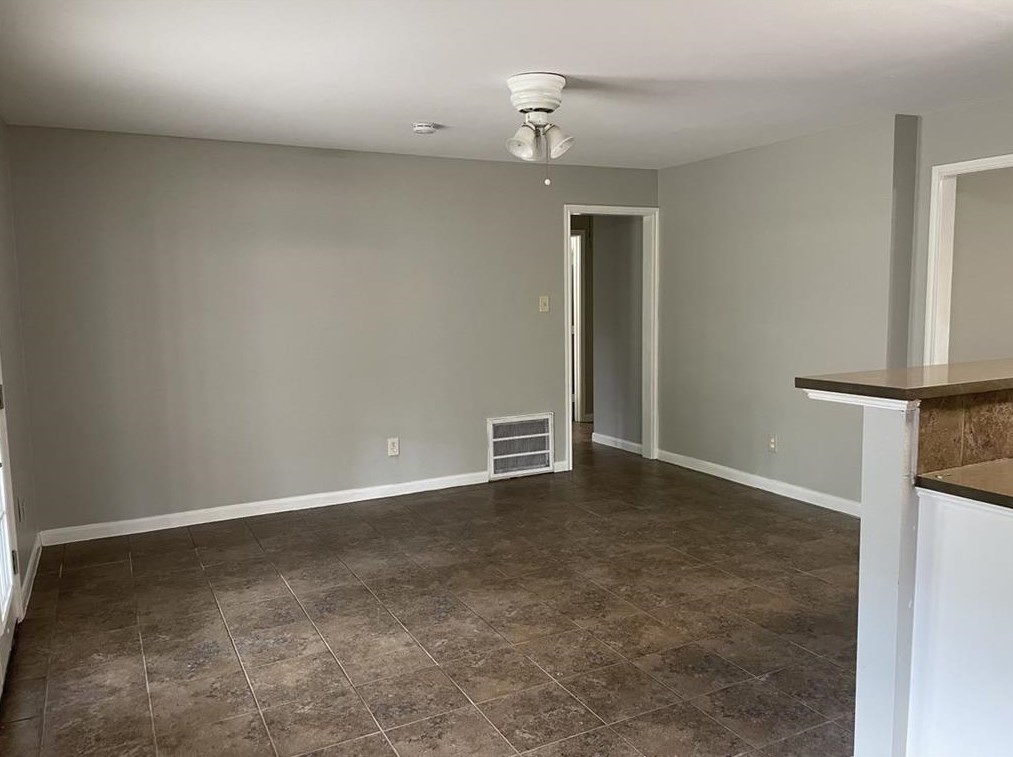 10715 Segrest Dr, Houston TX  77047-1013 exterior