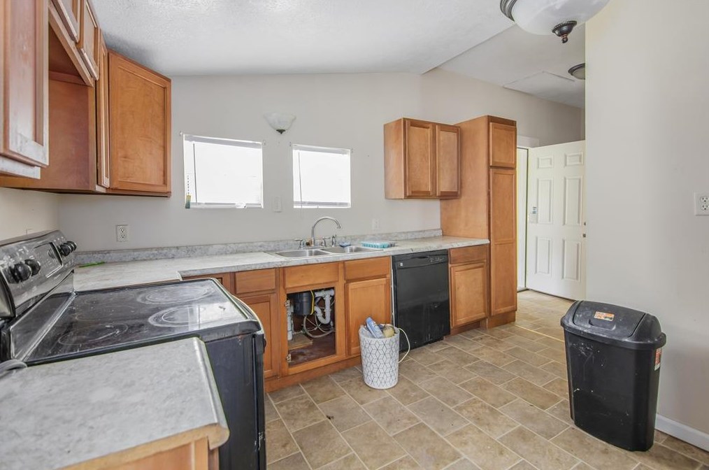 320 Tomlinson St, Grayburg TX  77659-3836 exterior