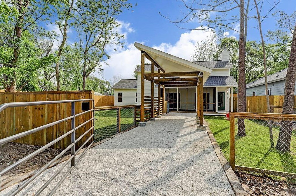 6712 Cohn St, Houston, TX 77091