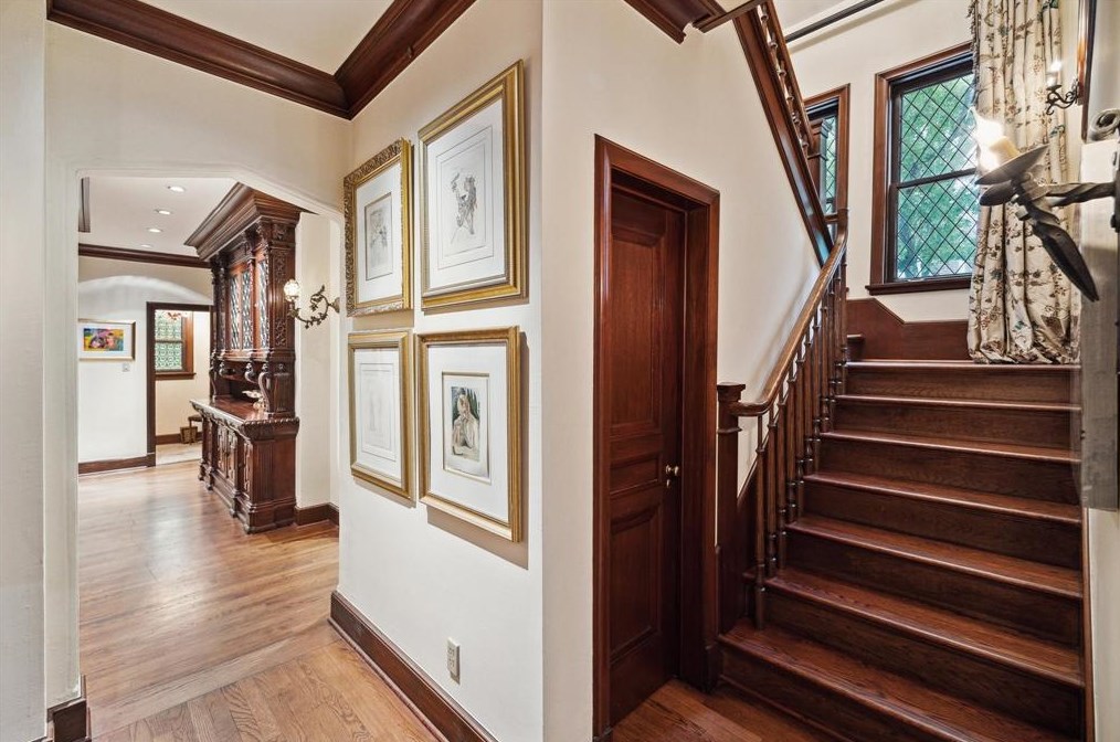 1517 Kirby Dr, Houston TX 77005-3143 exterior