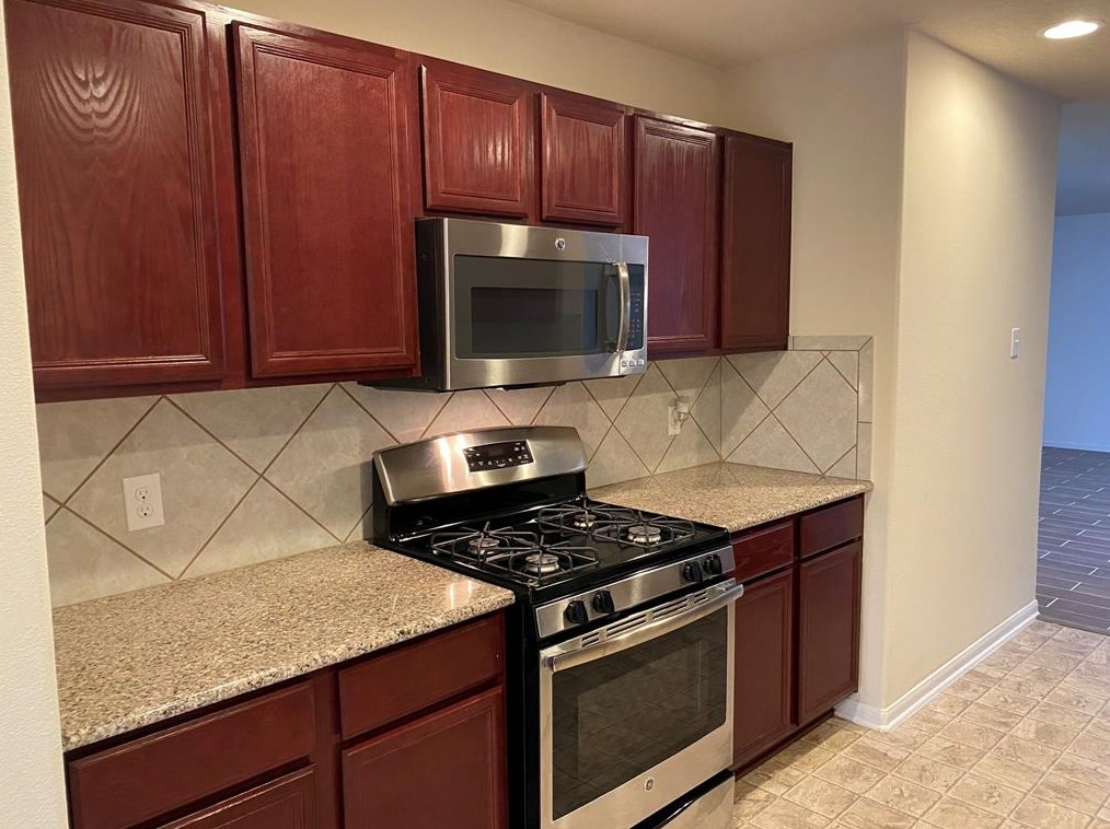 12427 Greenmesa Dr, Houston TX  77044-7258 exterior