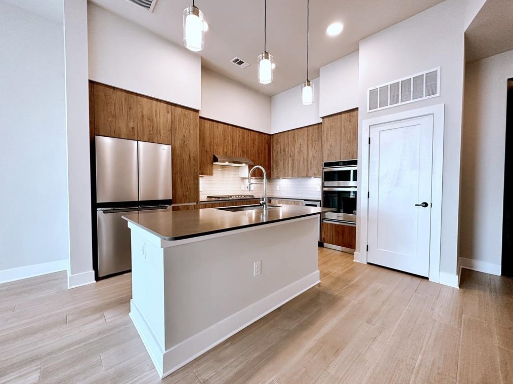 510 W 20th St #1230, Houston, TX 77008