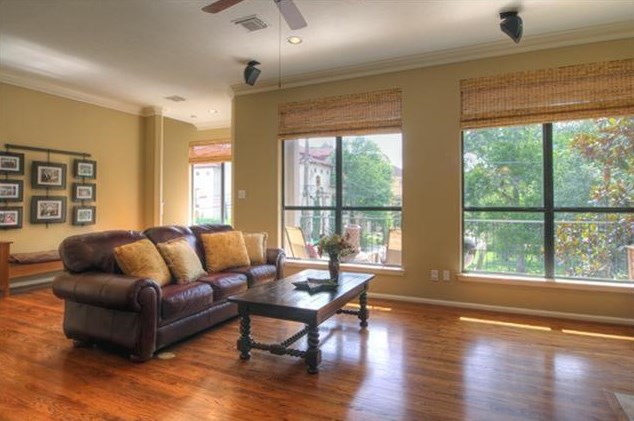 610 Reinerman St, Houston TX  77007-5235 exterior