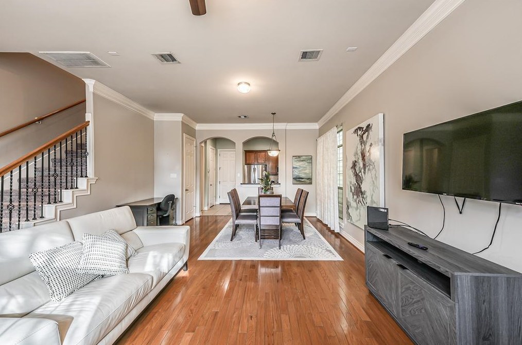 9101 Creekstone Lake Dr, Houston TX  77054-1003 exterior