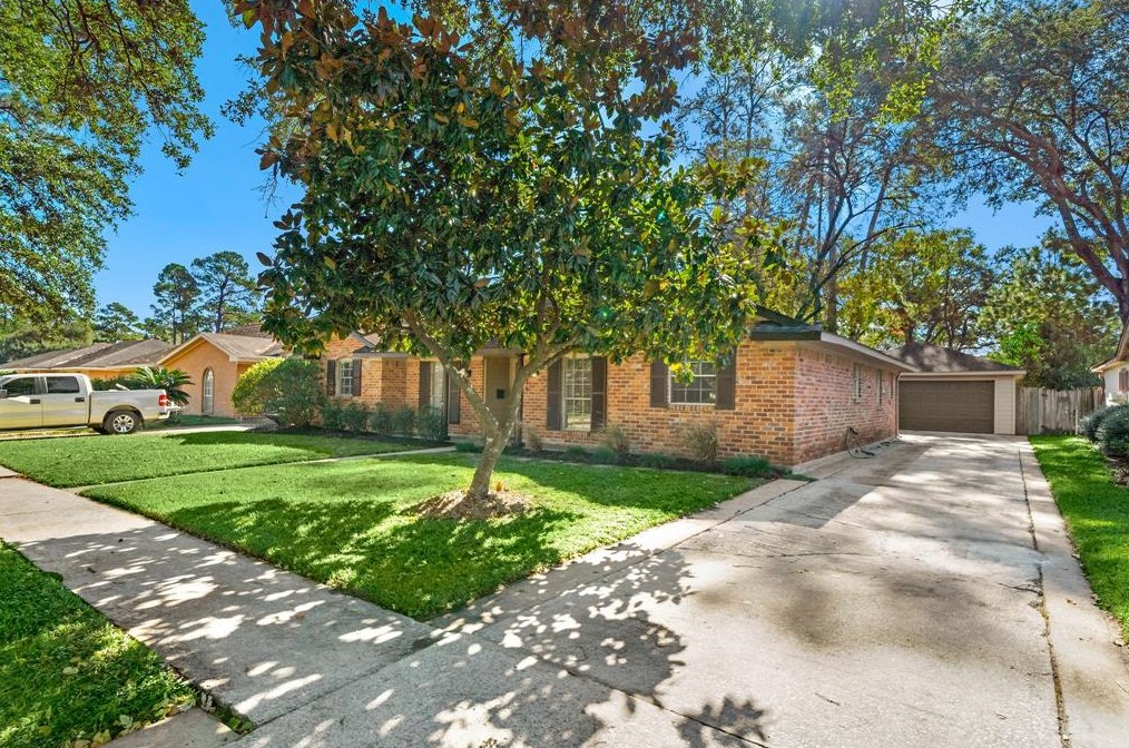1115 Cottage Oak Ln, Houston, TX 77091