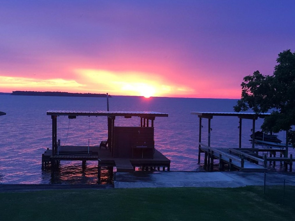 422 W Lake Shore Dr, Livingston, TX 77351