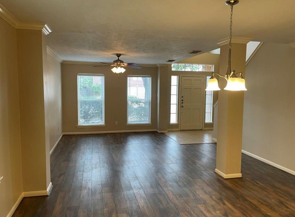 8019 Carmel Cir, Houston, TX 77095