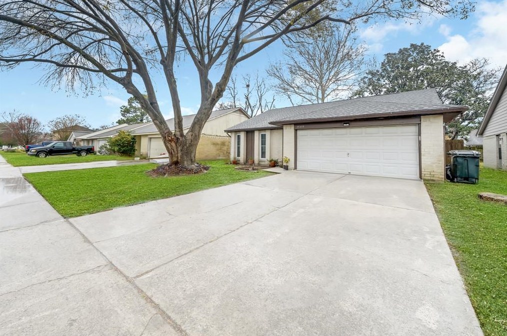 15335 Reigate Ln, Channelview, TX 77530