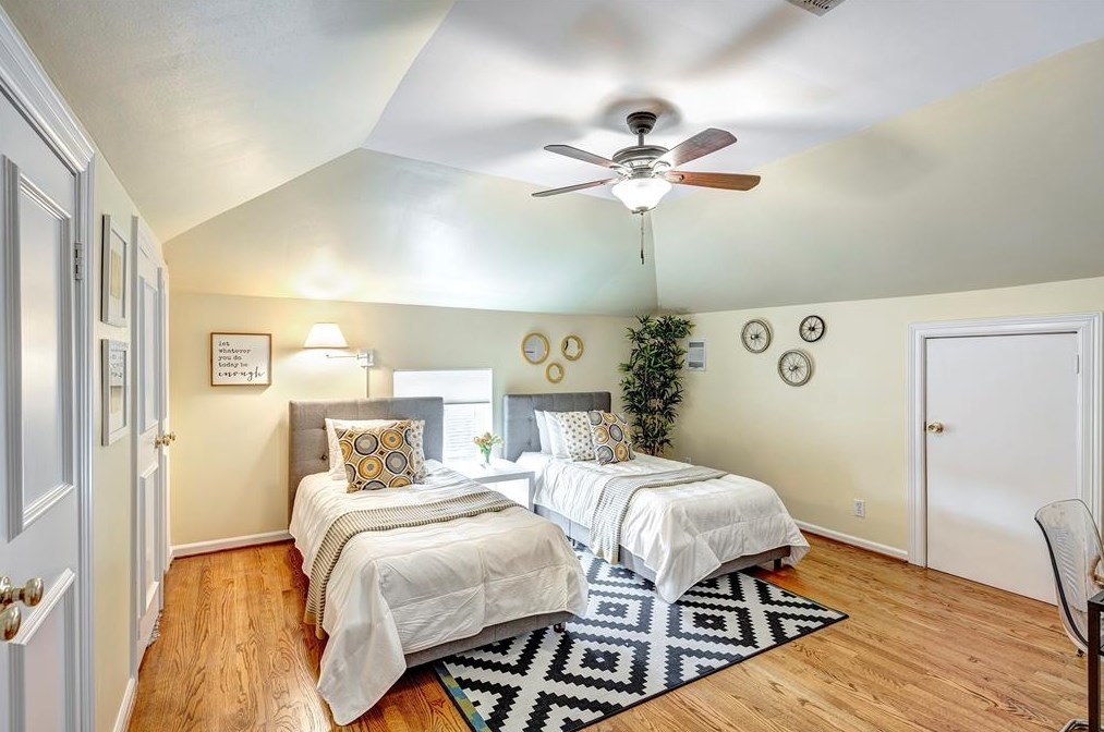 1530 Harvard St, Houston TX  77008-4217 exterior