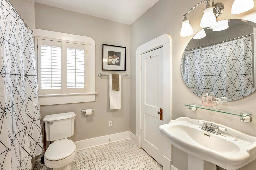 1530 Harvard St, Houston TX  77008-4217 exterior