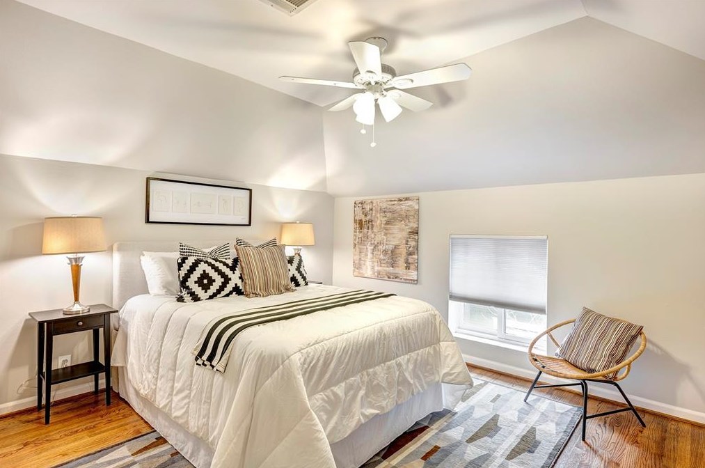 1530 Harvard St, Houston TX  77008-4217 exterior