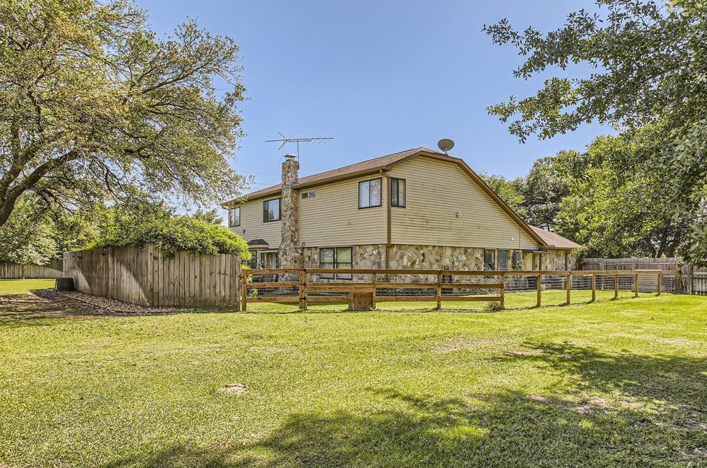 1 Live Oak Trl, Cypress, TX 77429-3201