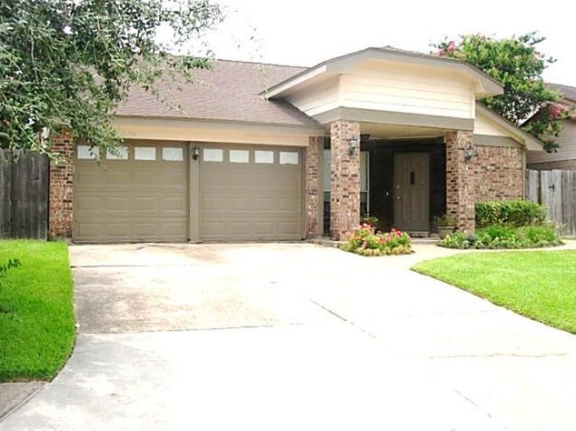 2214 Trail West St, Sugar Land, TX 77478