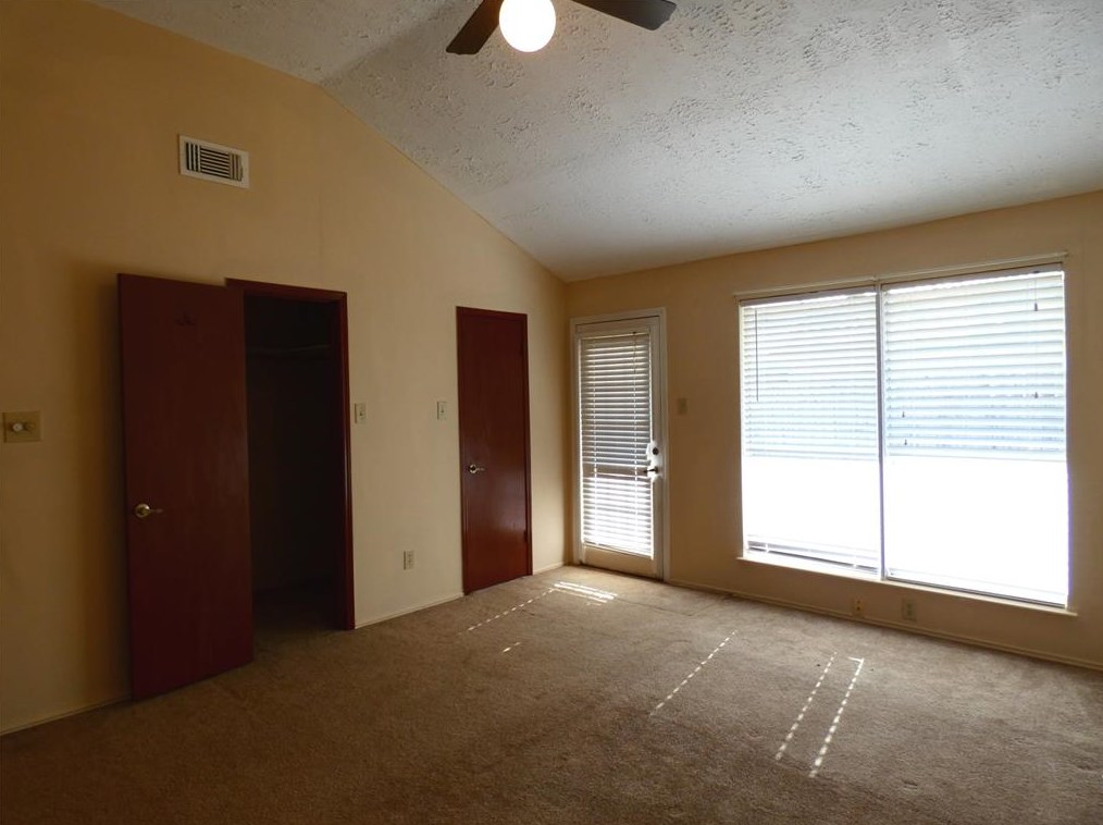 2102 Creekshire Dr, Sugar Land TX  77478-5237 exterior