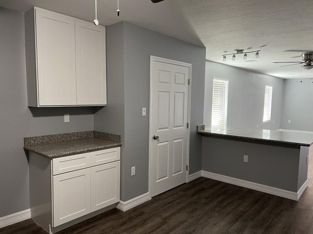 520 Defee Ave, Baytown TX  77520-5119 exterior