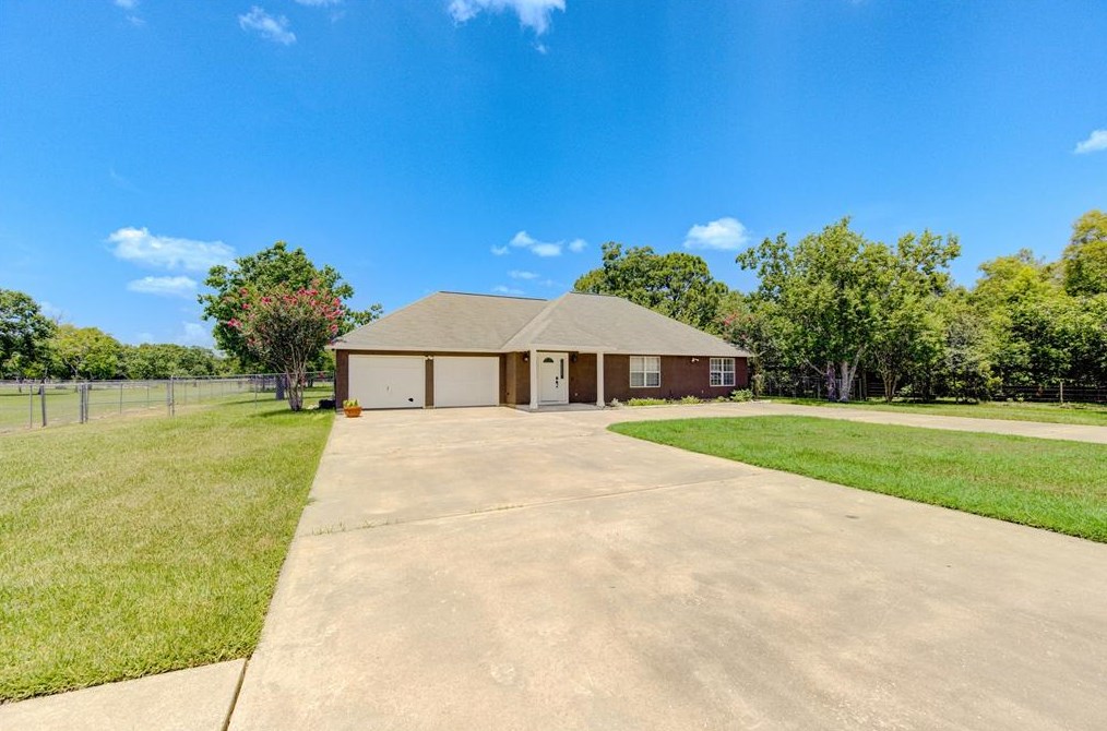 7114 Ave D 1/2, Santa Fe, TX 77510