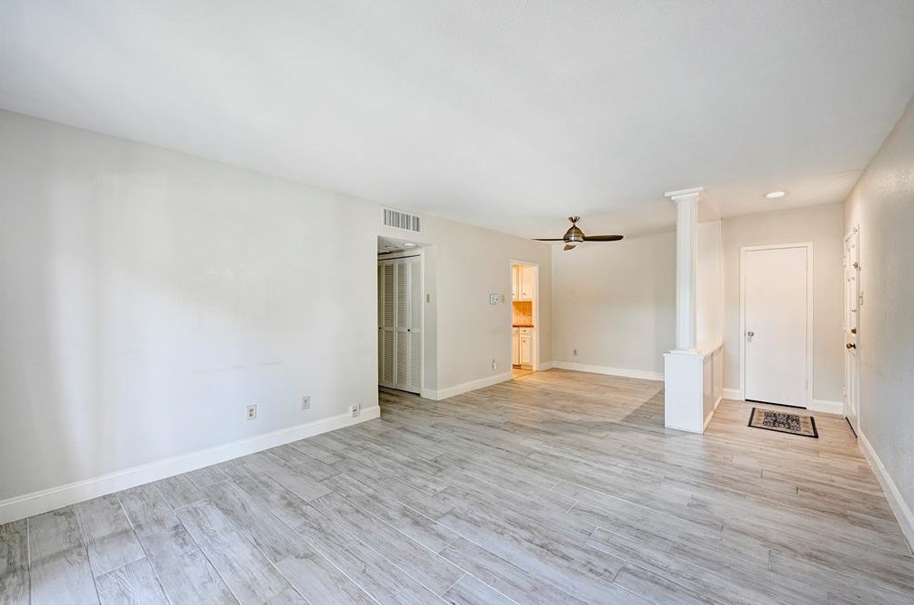 2230 S Piney Point Rd Apt 104, Houston, TX 77063