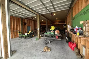 986 Seagull Ln, Crystal Beach, TX 77650 - Photo 4