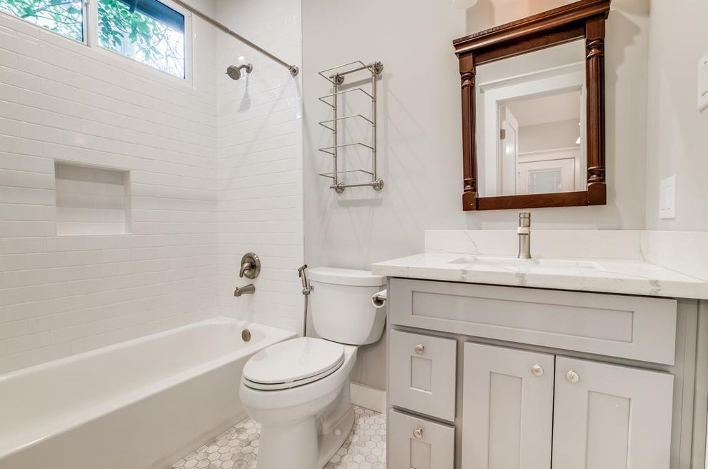 1849 Portsmouth, Houston TX  77098-4023 exterior