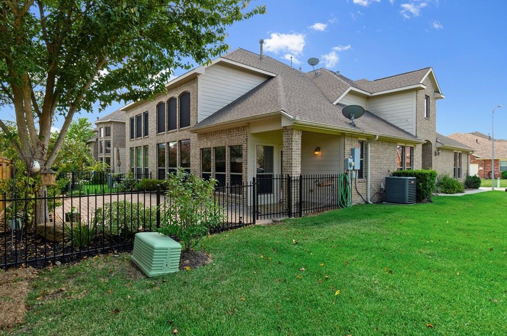 18734 Cypress Loch Dr, Spring TX  77379-8569 exterior