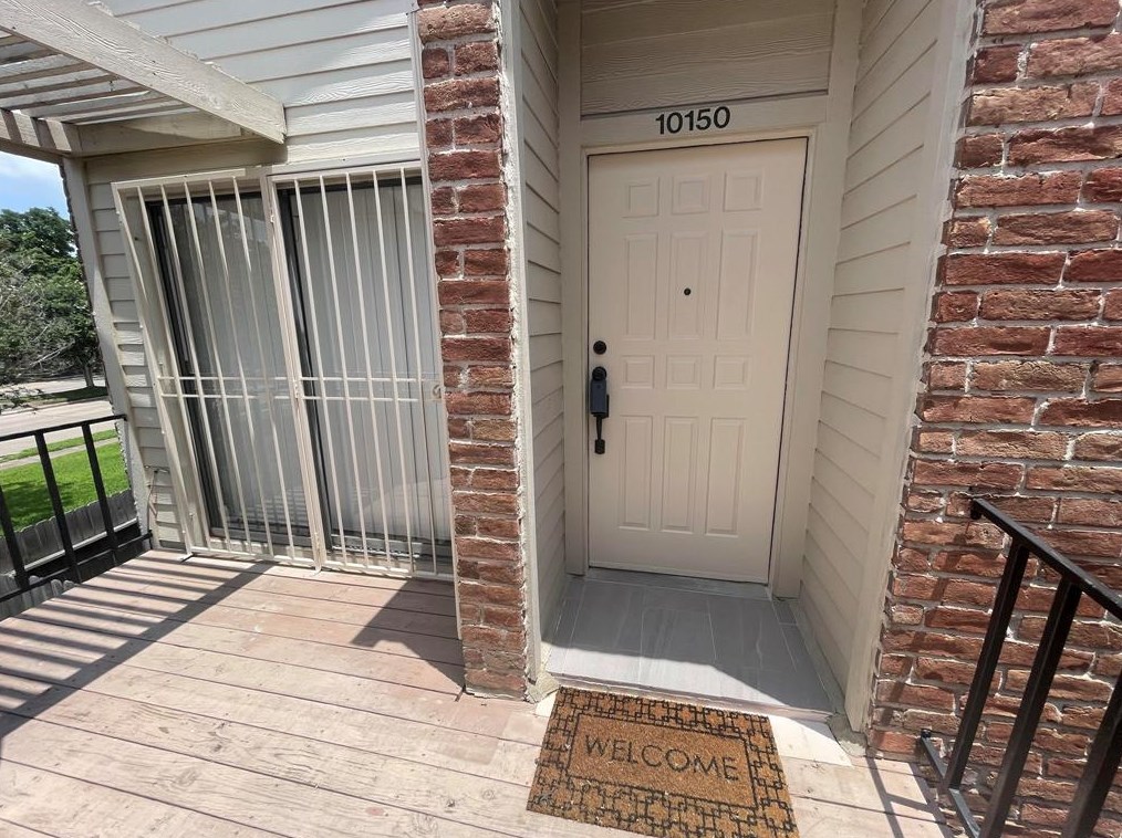 10150 Waterstone Dr, Houston, TX 77042