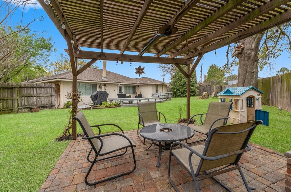 2606 Amaranth Dr, Houston TX  77084-4332 exterior