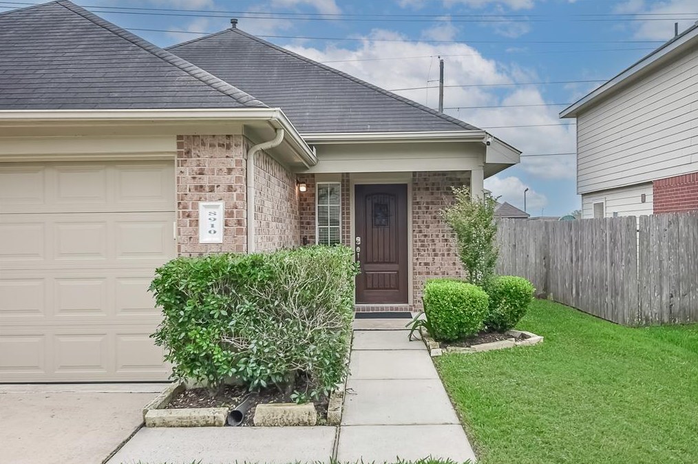 8910 Sweet Blue Jasmine Ln, Humble, TX 77338-1517