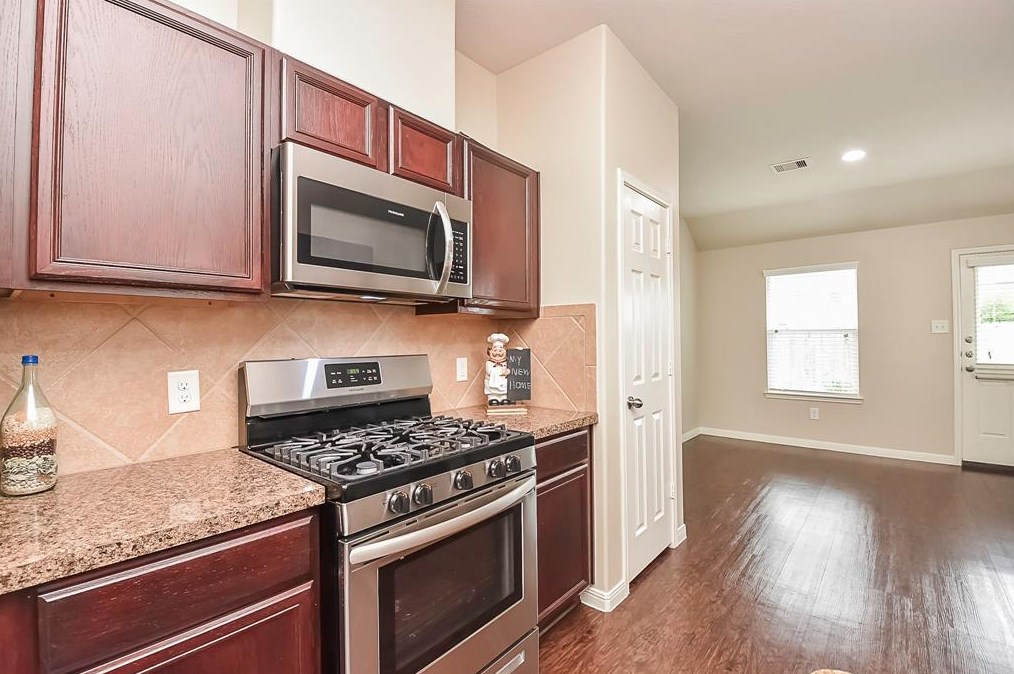 8910 Sweet Blue Jasmine Ln, Humble TX 77338-1518 exterior