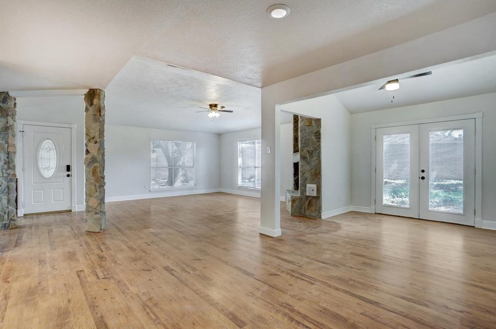 16018 Alta Mar Dr, Houston, TX 77083