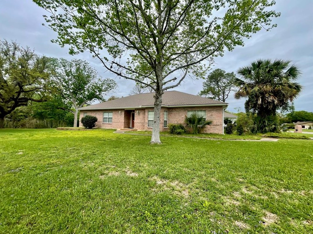3224 Avenue I, Bay City, TX 77414