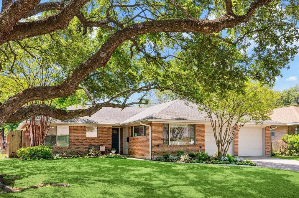 1806 Willowby Dr, Houston, TX 77008-1222