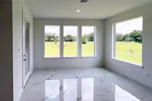 126 Lakeland Cir, Rosharon, TX 77583 - Photo 2