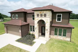126 Lakeland Cir, Rosharon, TX 77583 - Photo 1